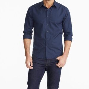 Like New UNTUCKit Roberts Regular Fit Navy Blue Wrinkle Free Button Down, Large